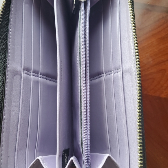 Coach - Picture 11 of 16